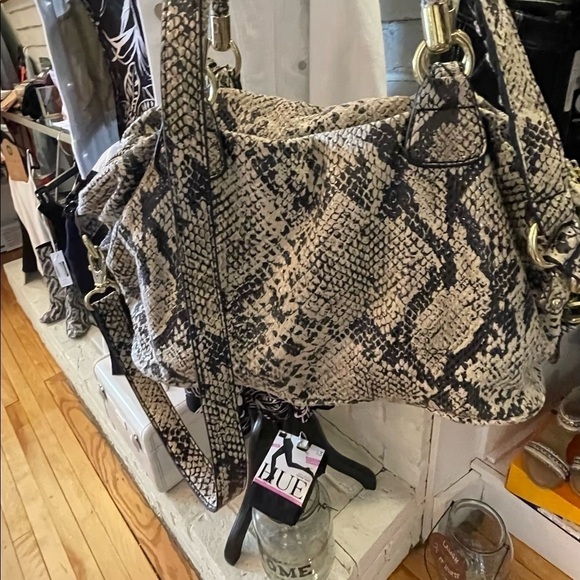 Marc Fisher Bag & Boots - Picture 4 of 15